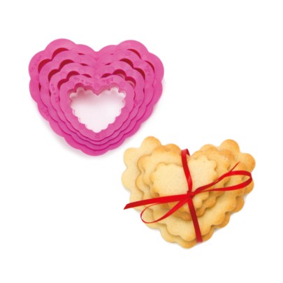 SET 4 TAGLIAPASTA CUORE FESTONATO CM 4/5/6/8 X H 2.2